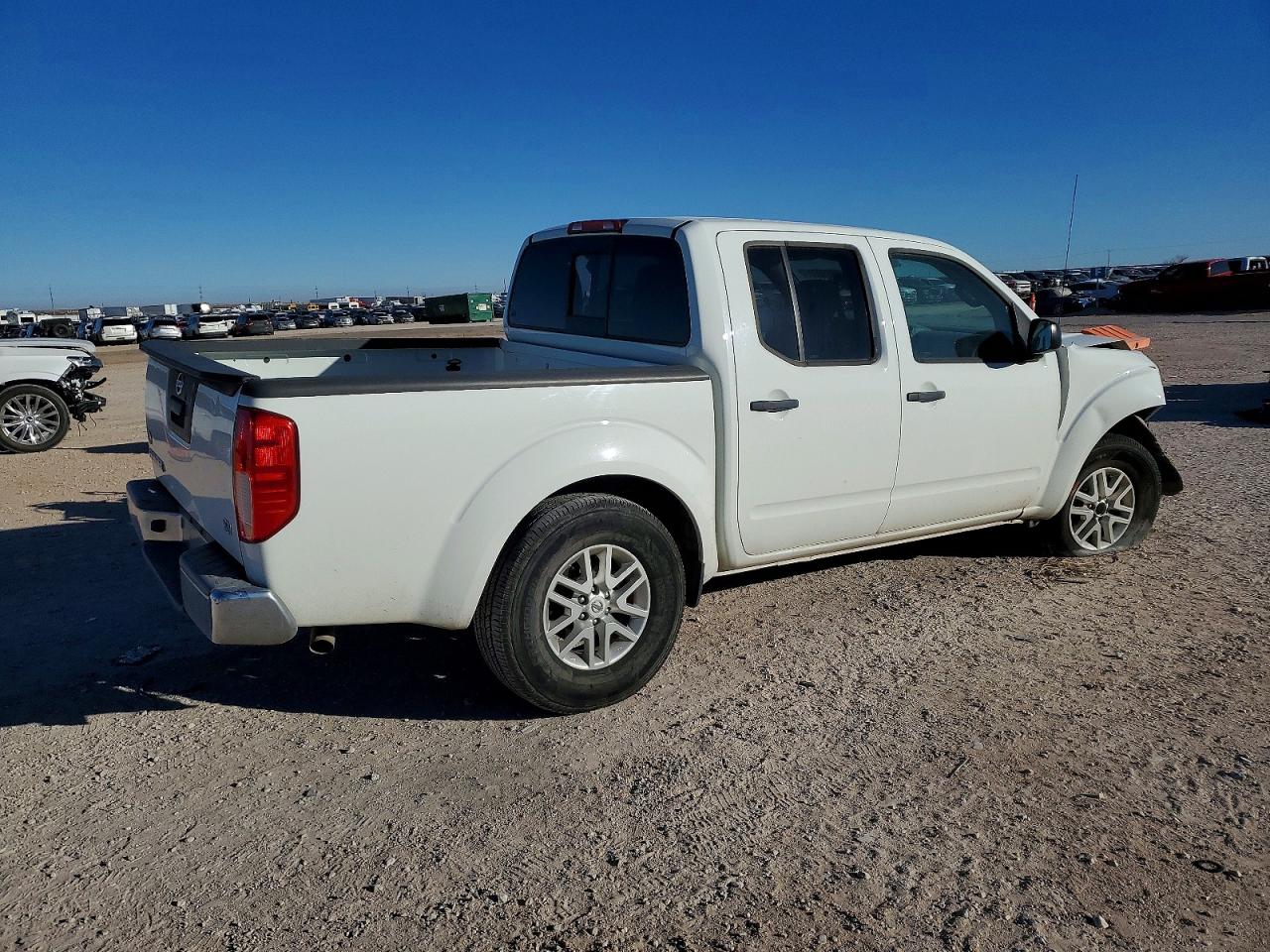 2019 NISSAN FRONTIER S photo 3