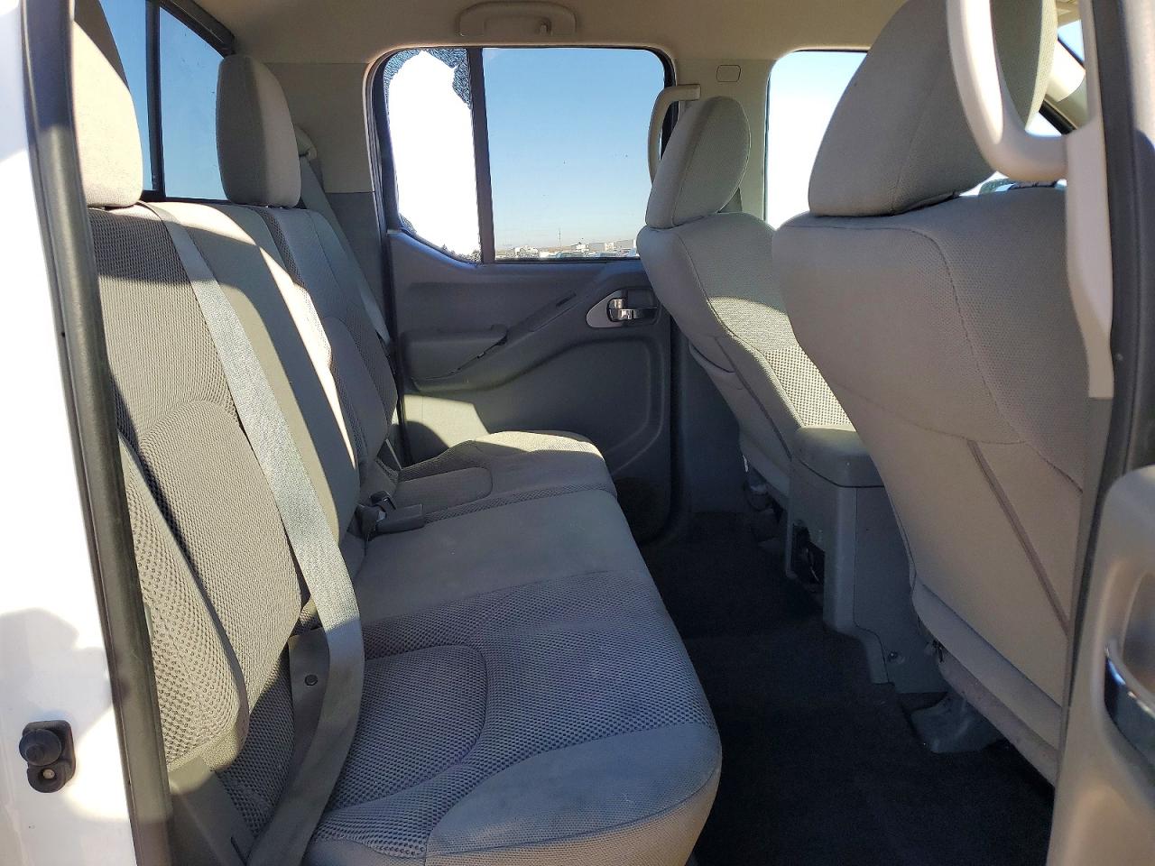 2019 NISSAN FRONTIER S photo 10