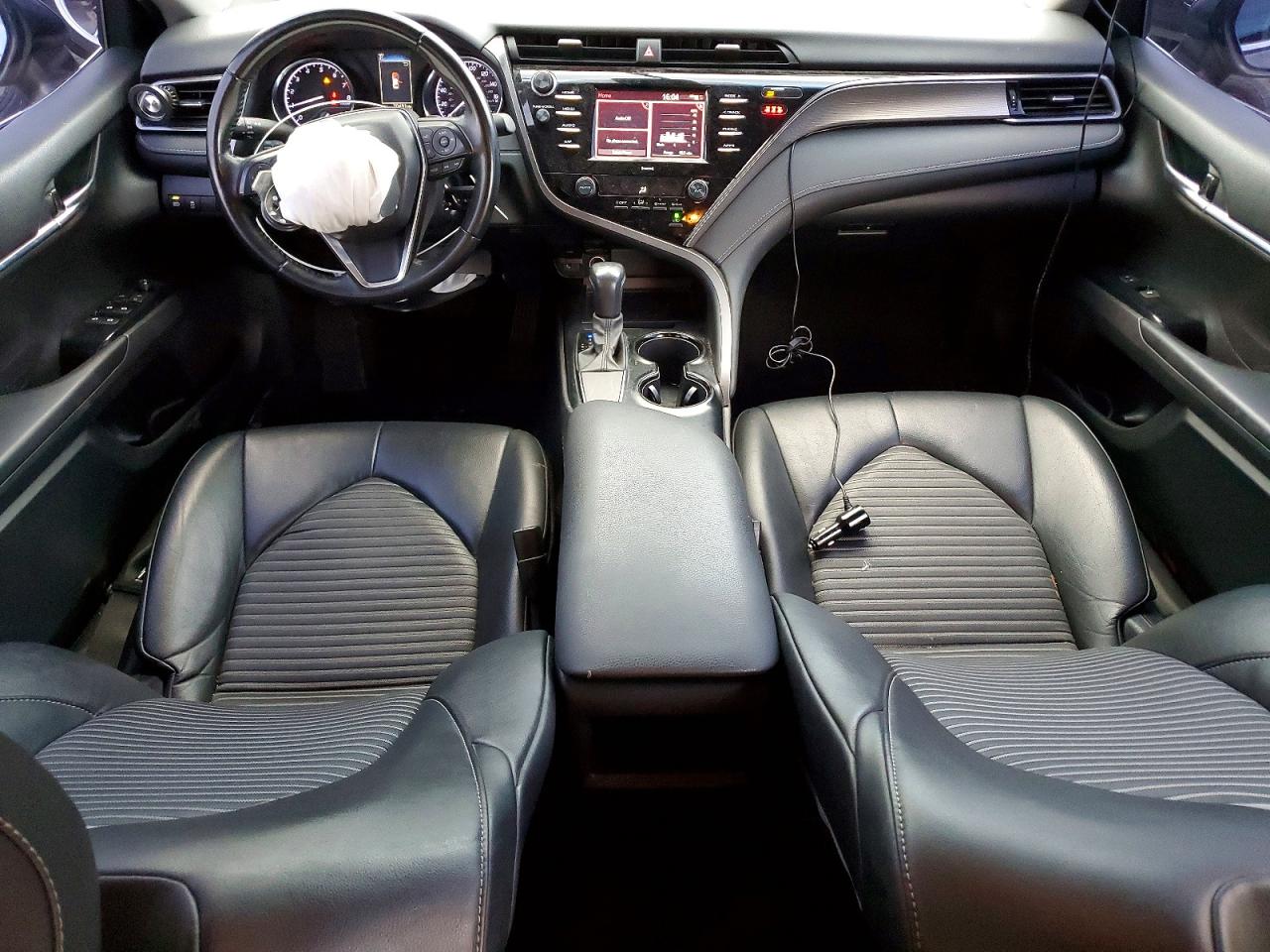2020 TOYOTA CAMRY SE photo 15