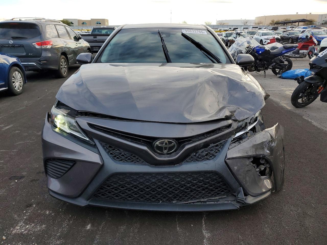2020 TOYOTA CAMRY SE photo 9