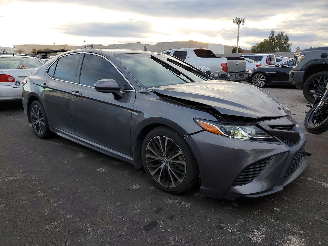 2020 TOYOTA CAMRY SE photo 7