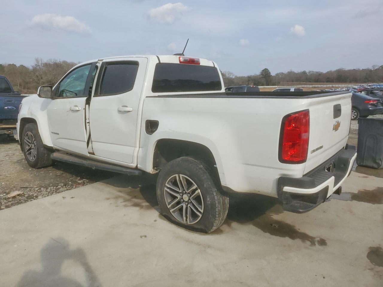 2019 CHEVROLET COLORADO photo 2