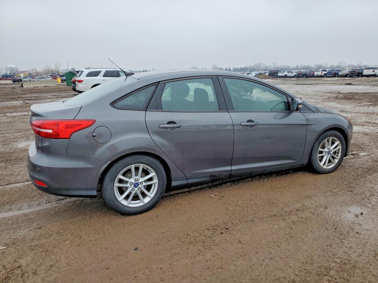 2015 FORD FOCUS SE photo 3