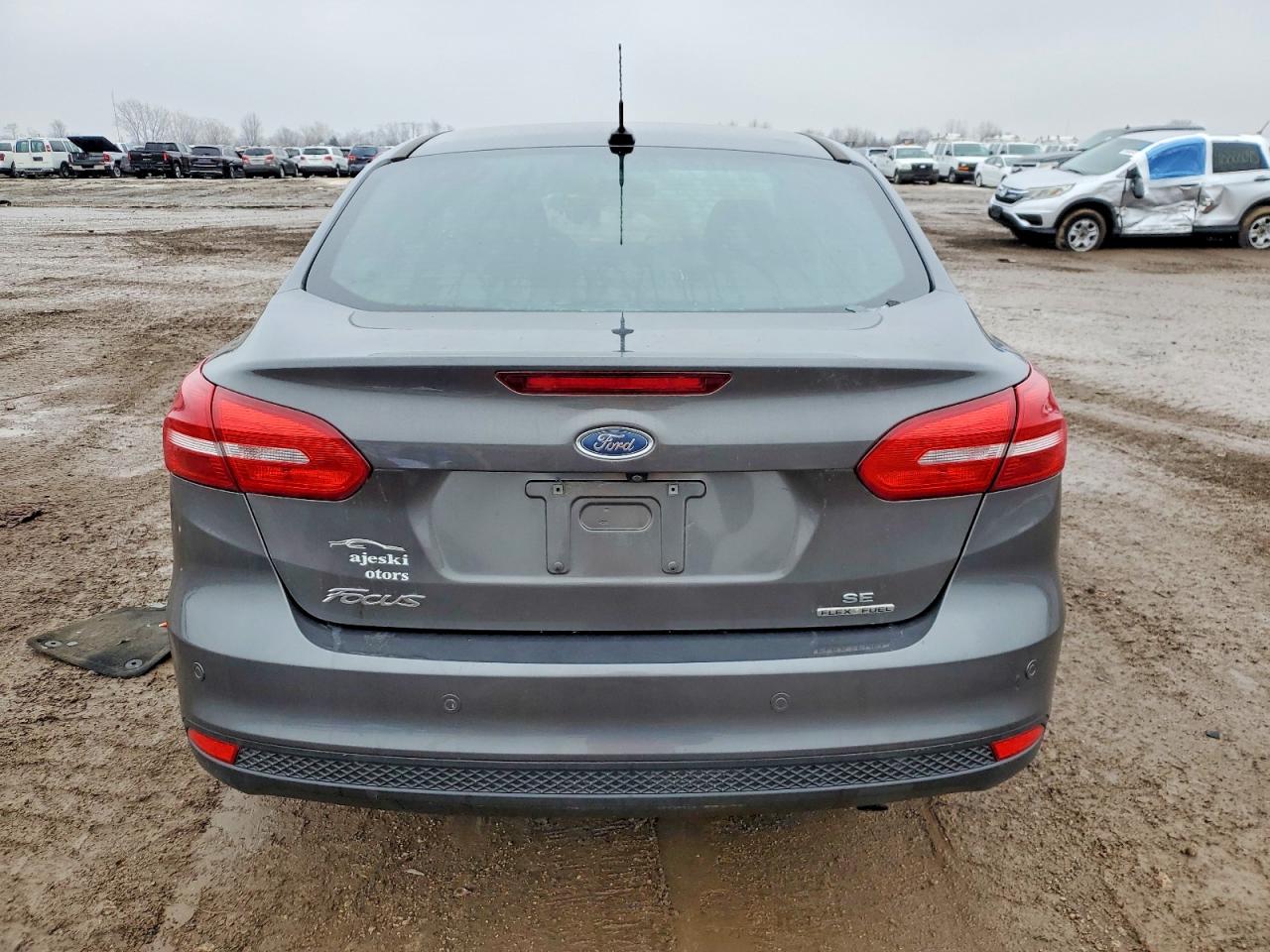2015 FORD FOCUS SE photo 6