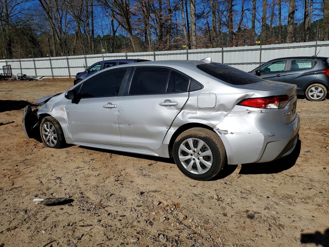2022 TOYOTA COROLLA LE photo 2