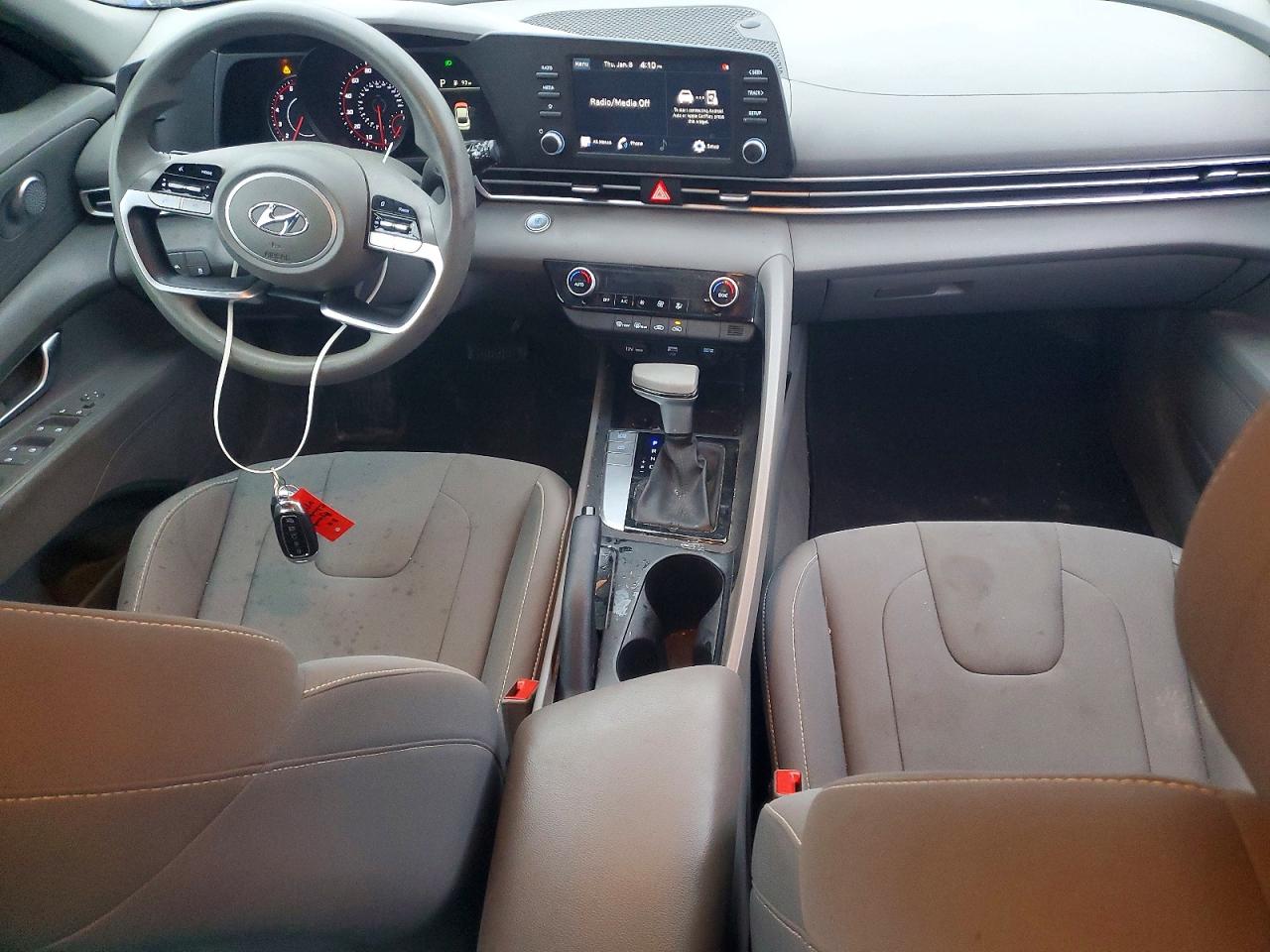2022 HYUNDAI ELANTRA SEL photo 22