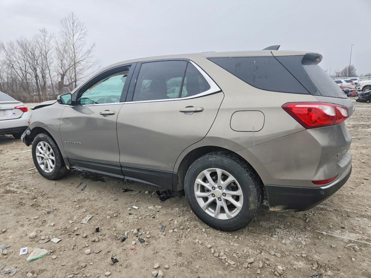 2018 CHEVROLET EQUINOX LT photo 2