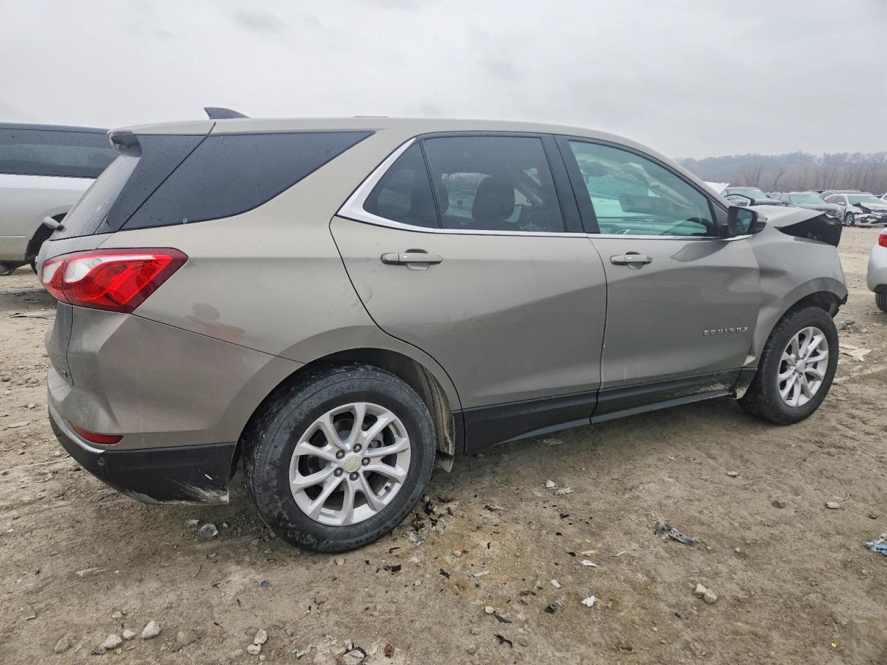 2018 CHEVROLET EQUINOX LT photo 3
