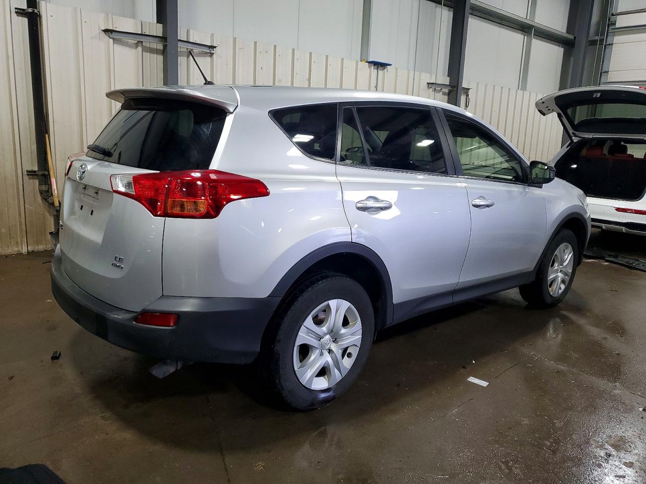 2015 TOYOTA RAV4 LE photo 3