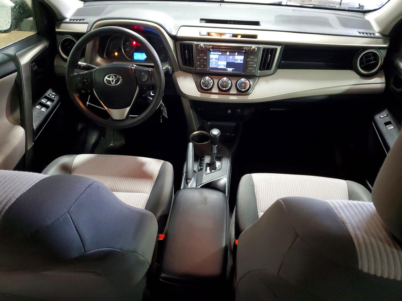 2015 TOYOTA RAV4 LE photo 8