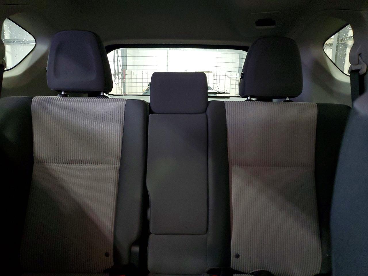 2015 TOYOTA RAV4 LE photo 10