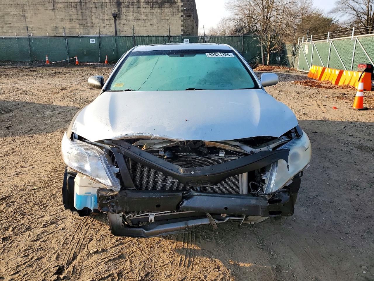 2011 TOYOTA CAMRY photo 5
