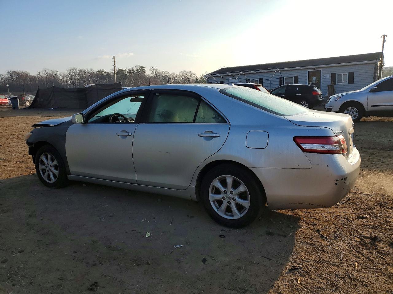 2011 TOYOTA CAMRY photo 2