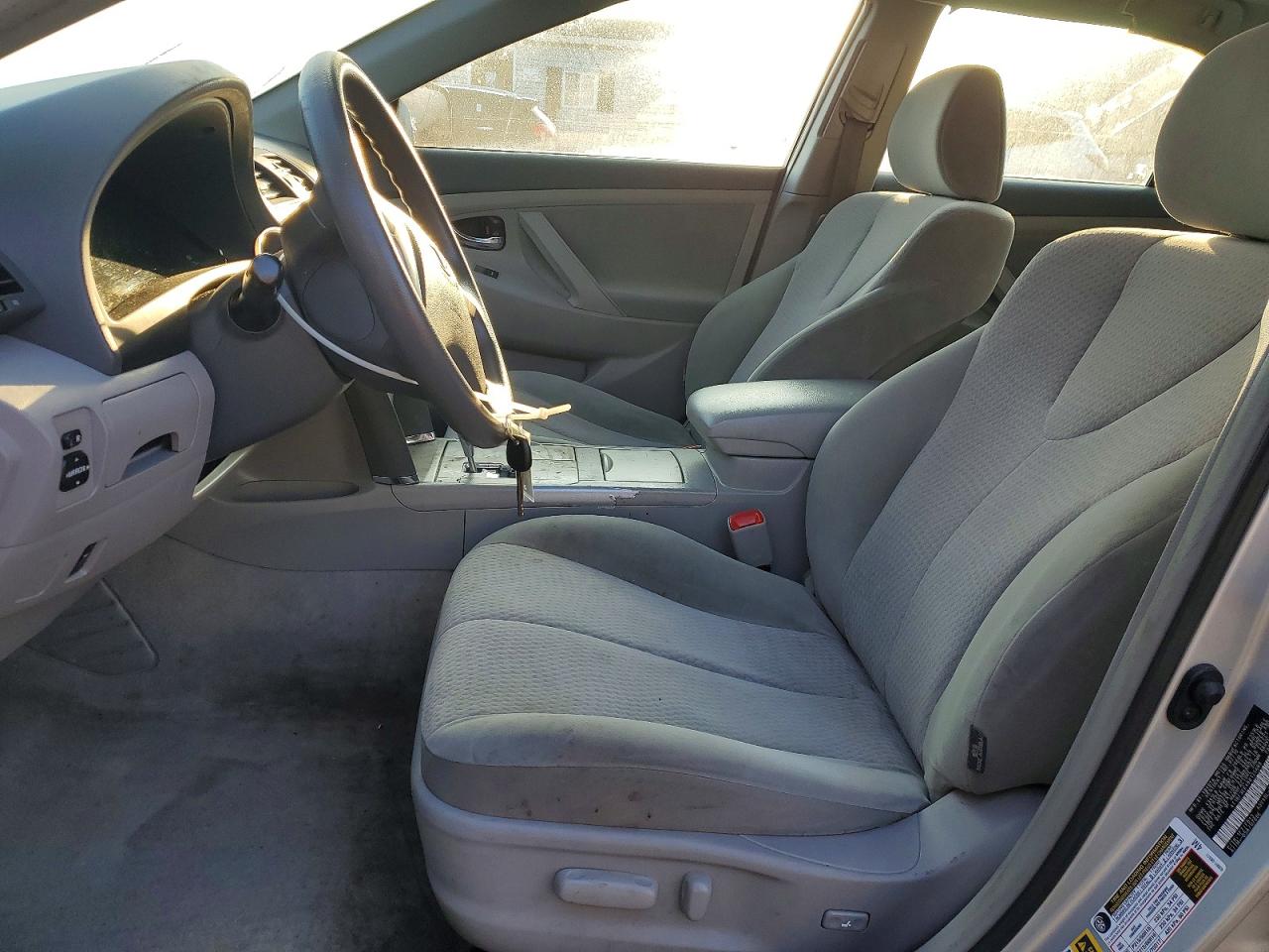 2011 TOYOTA CAMRY photo 7