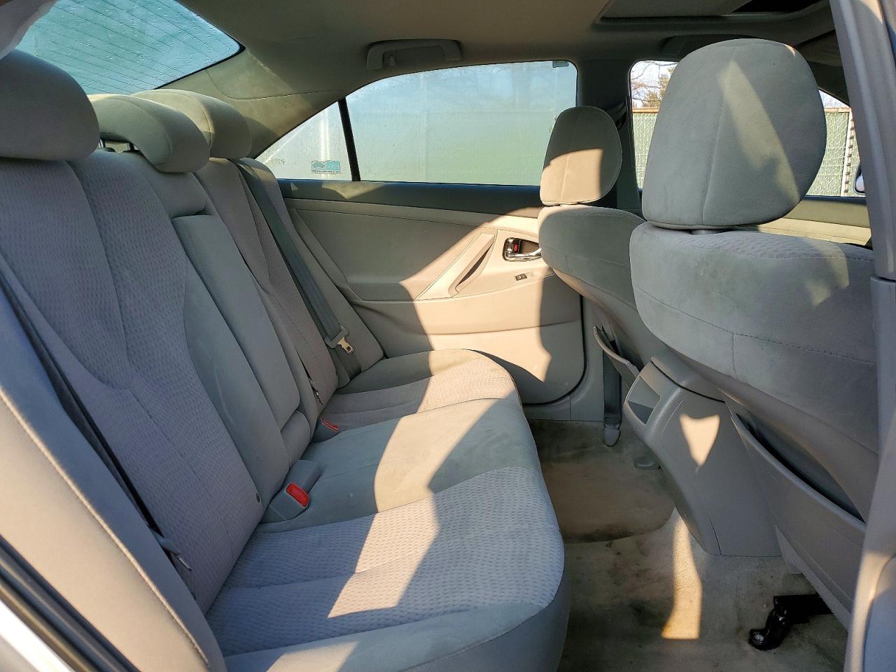 2011 TOYOTA CAMRY photo 10