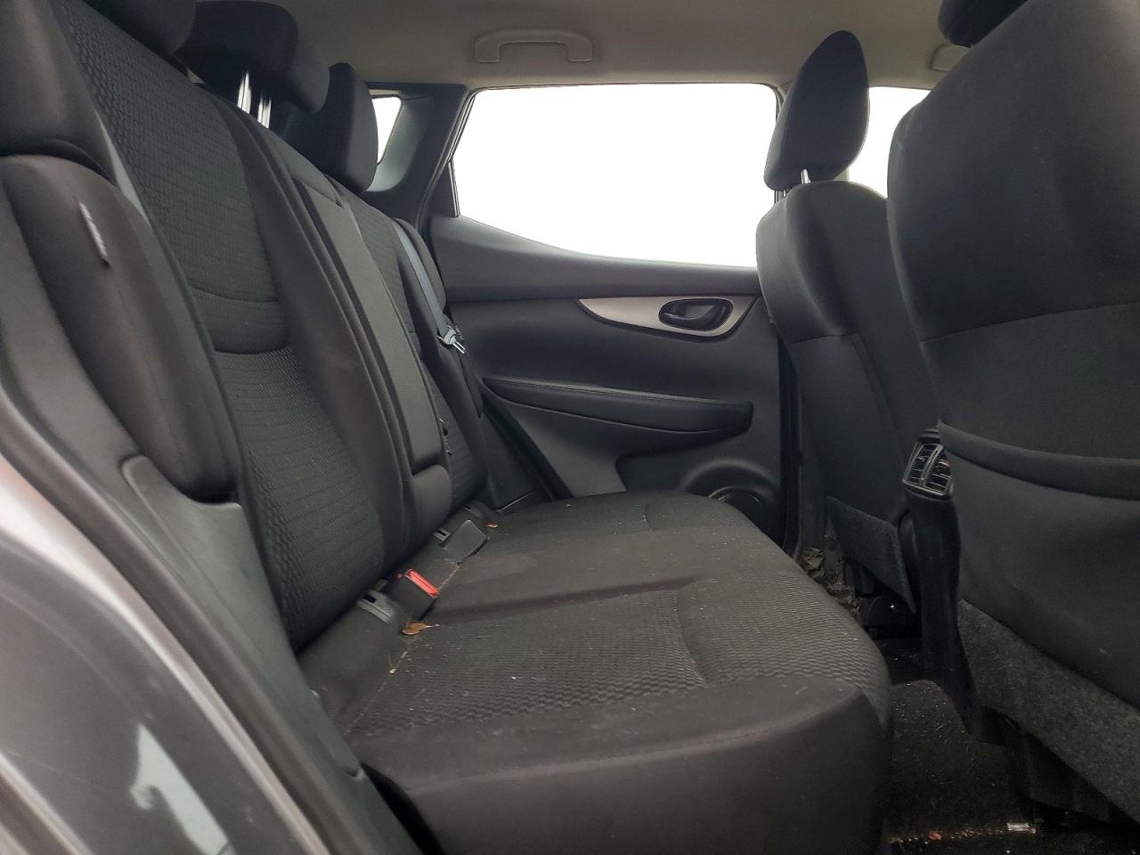 2020 NISSAN ROGUE SPORT S photo 11