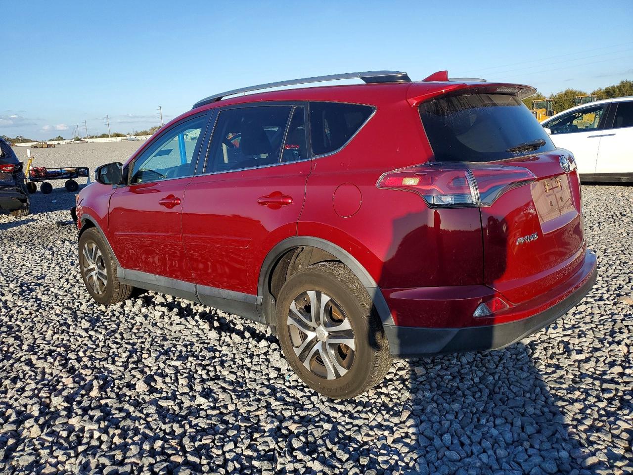 2018 TOYOTA RAV4 LE photo 3