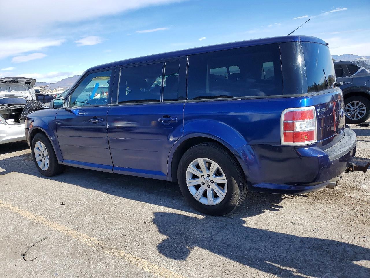2011 FORD FLEX photo 2