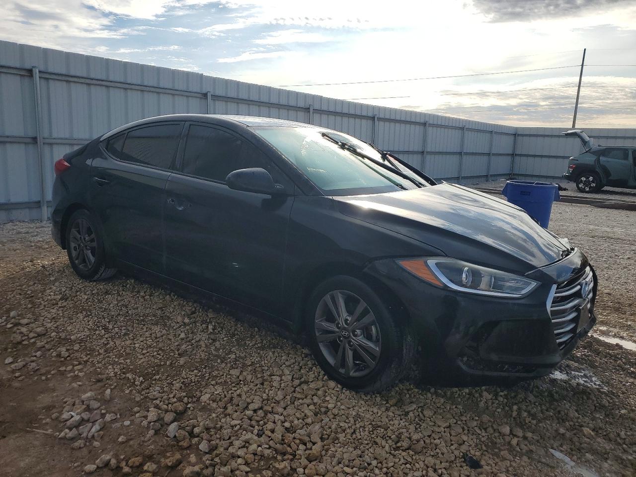 2017 HYUNDAI ELANTRA SE photo 4
