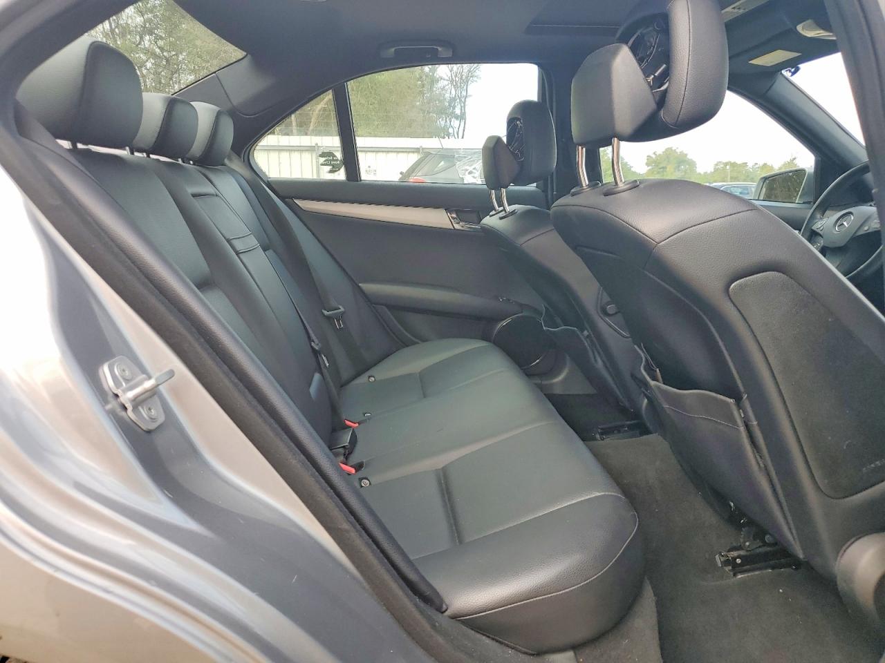 2010 MERCEDES-BENZ C 300 photo 10