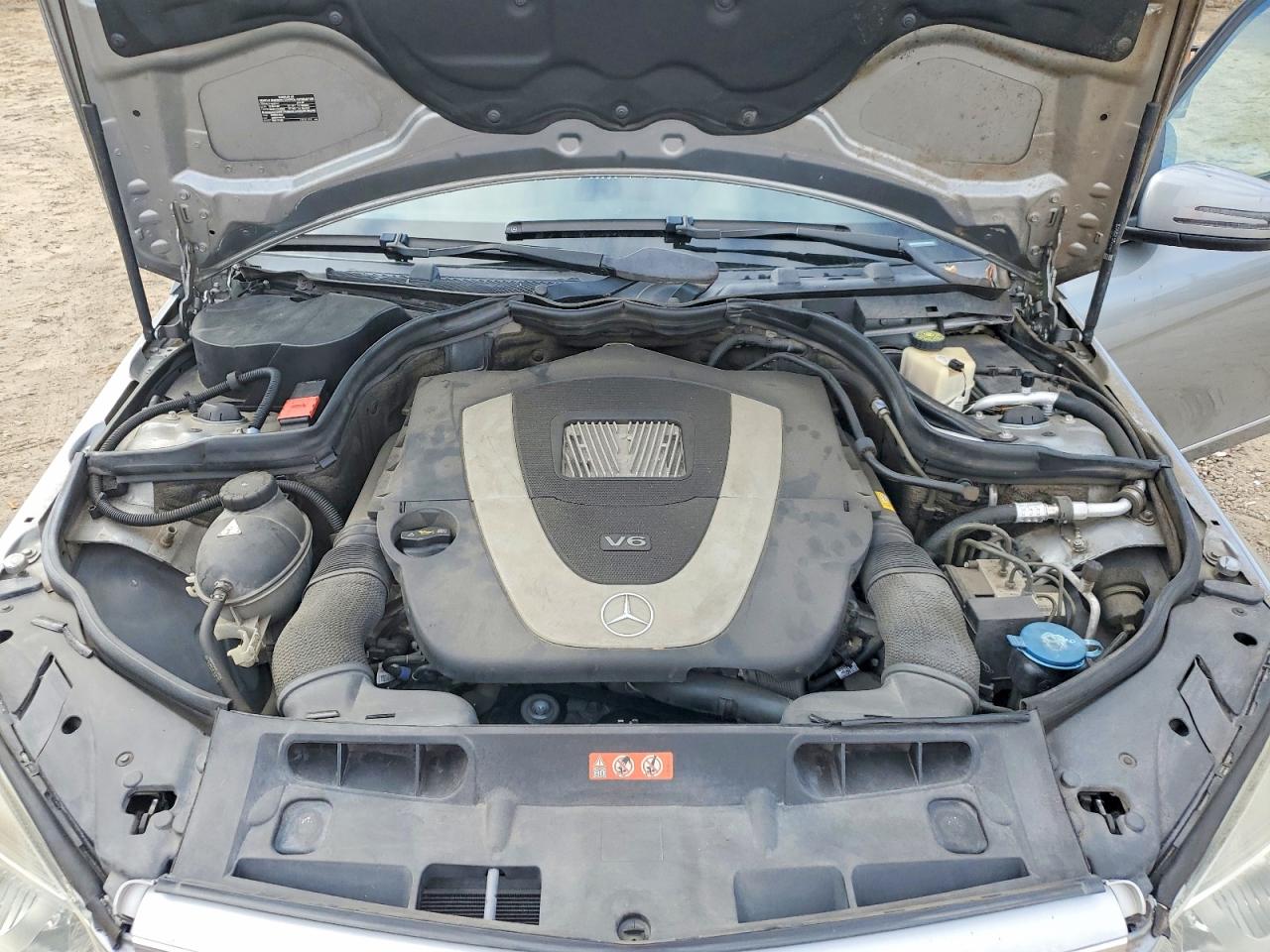 2010 MERCEDES-BENZ C 300 photo 11