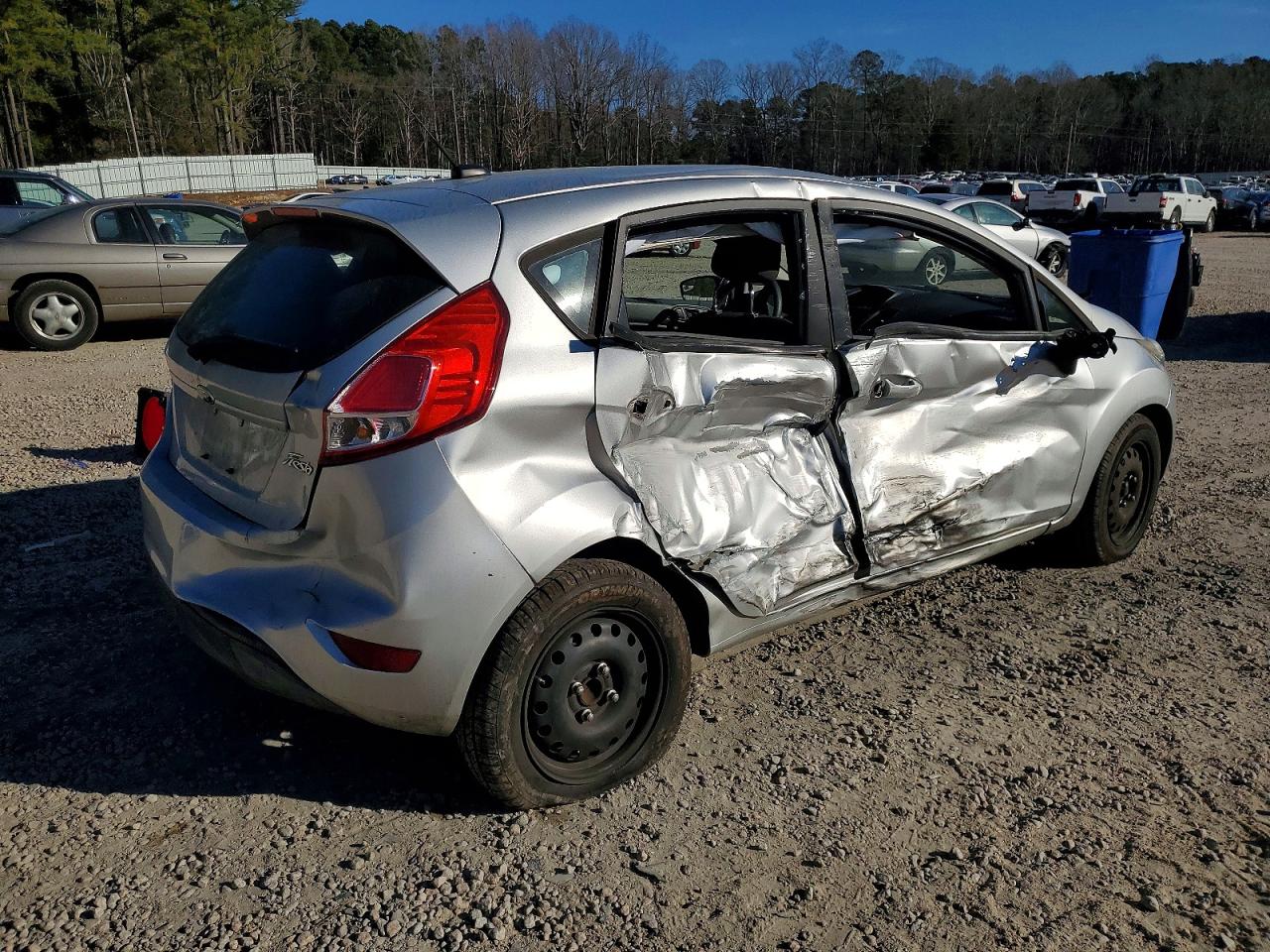 2016 FORD FIESTA S photo 3