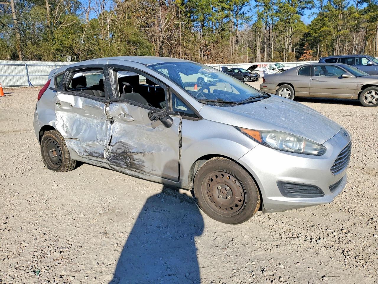 2016 FORD FIESTA S photo 4