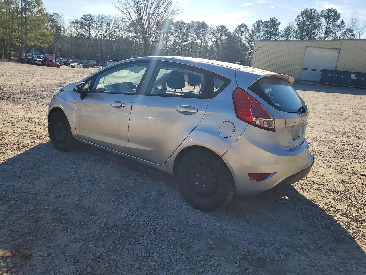 2016 FORD FIESTA S photo 2
