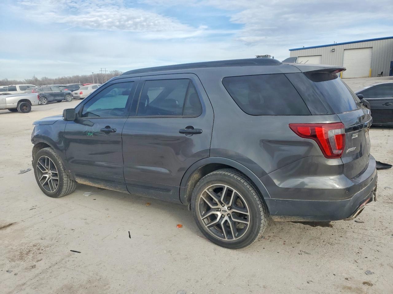 2017 FORD EXPLORER SPORT photo 2