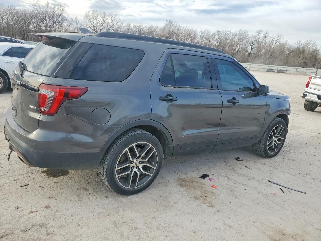 2017 FORD EXPLORER SPORT photo 3