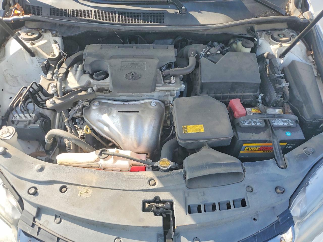 2015 TOYOTA CAMRY LE photo 11