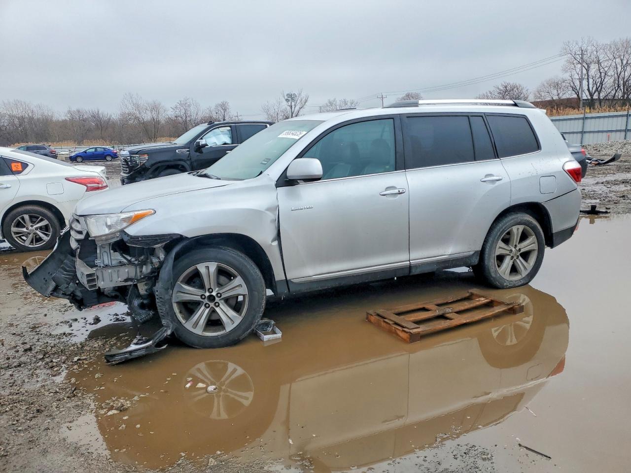 2013 TOYOTA HIGHLANDER