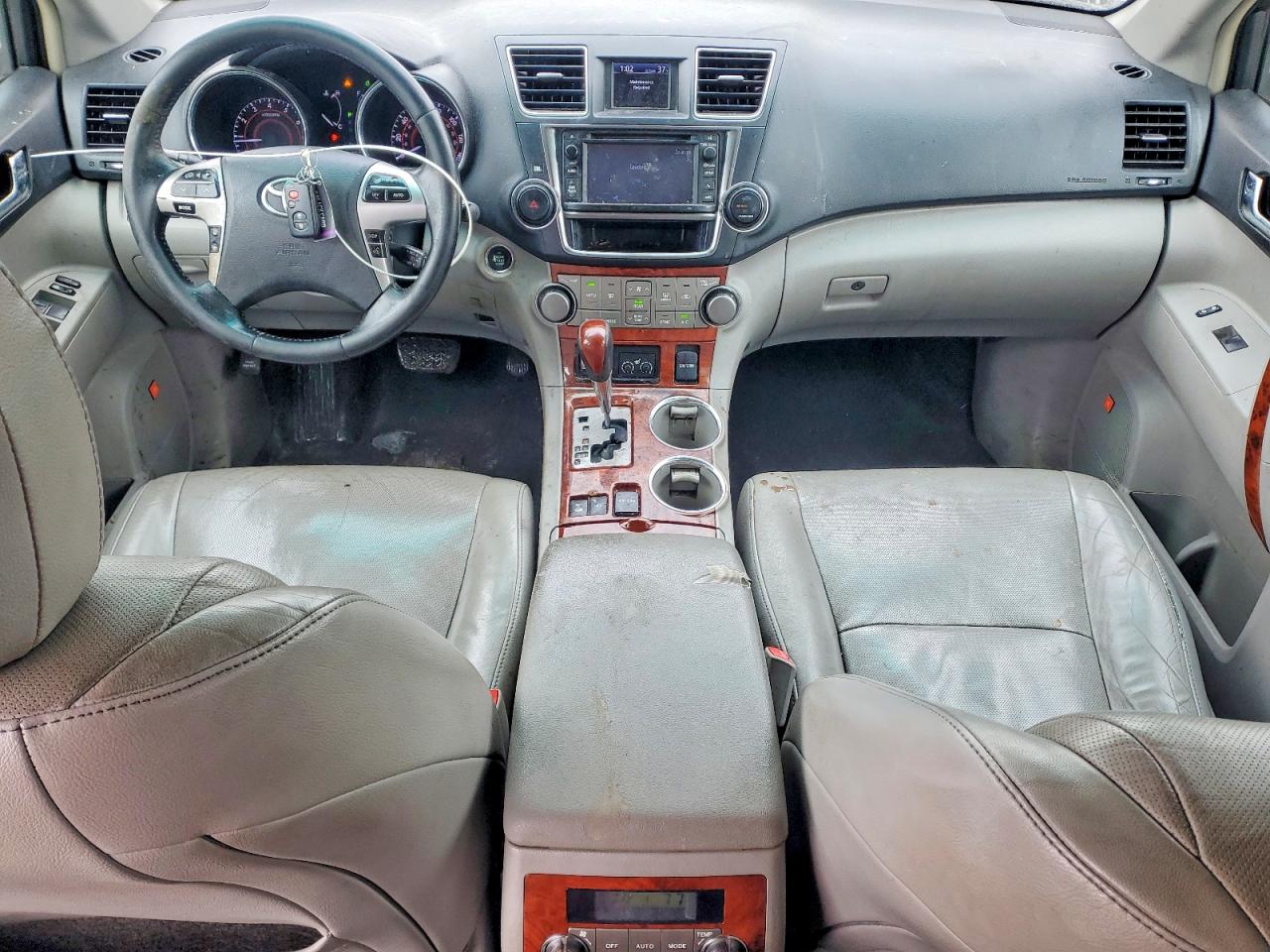 2013 TOYOTA HIGHLANDER LIMITED photo 15