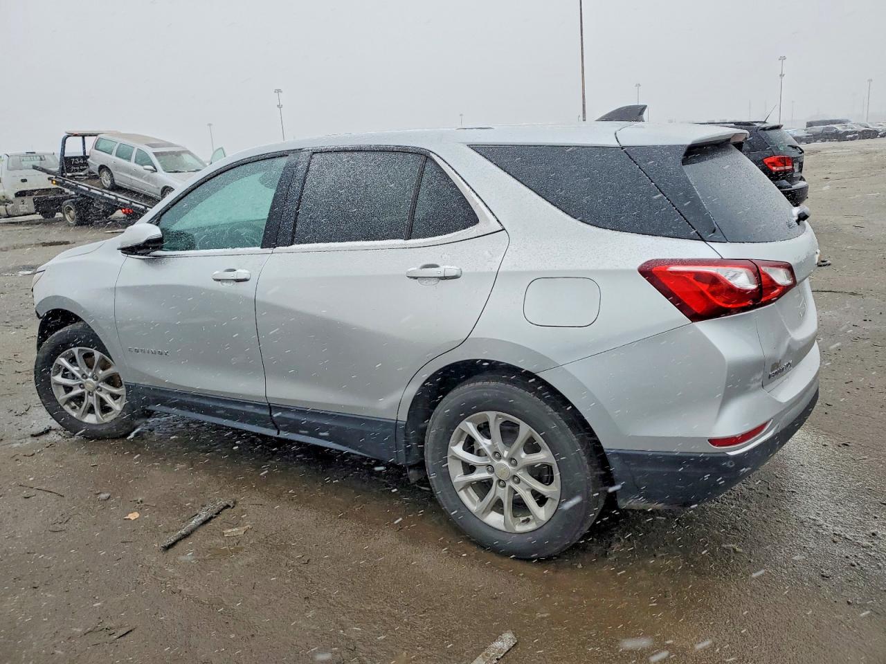 2019 CHEVROLET EQUINOX LT photo 2