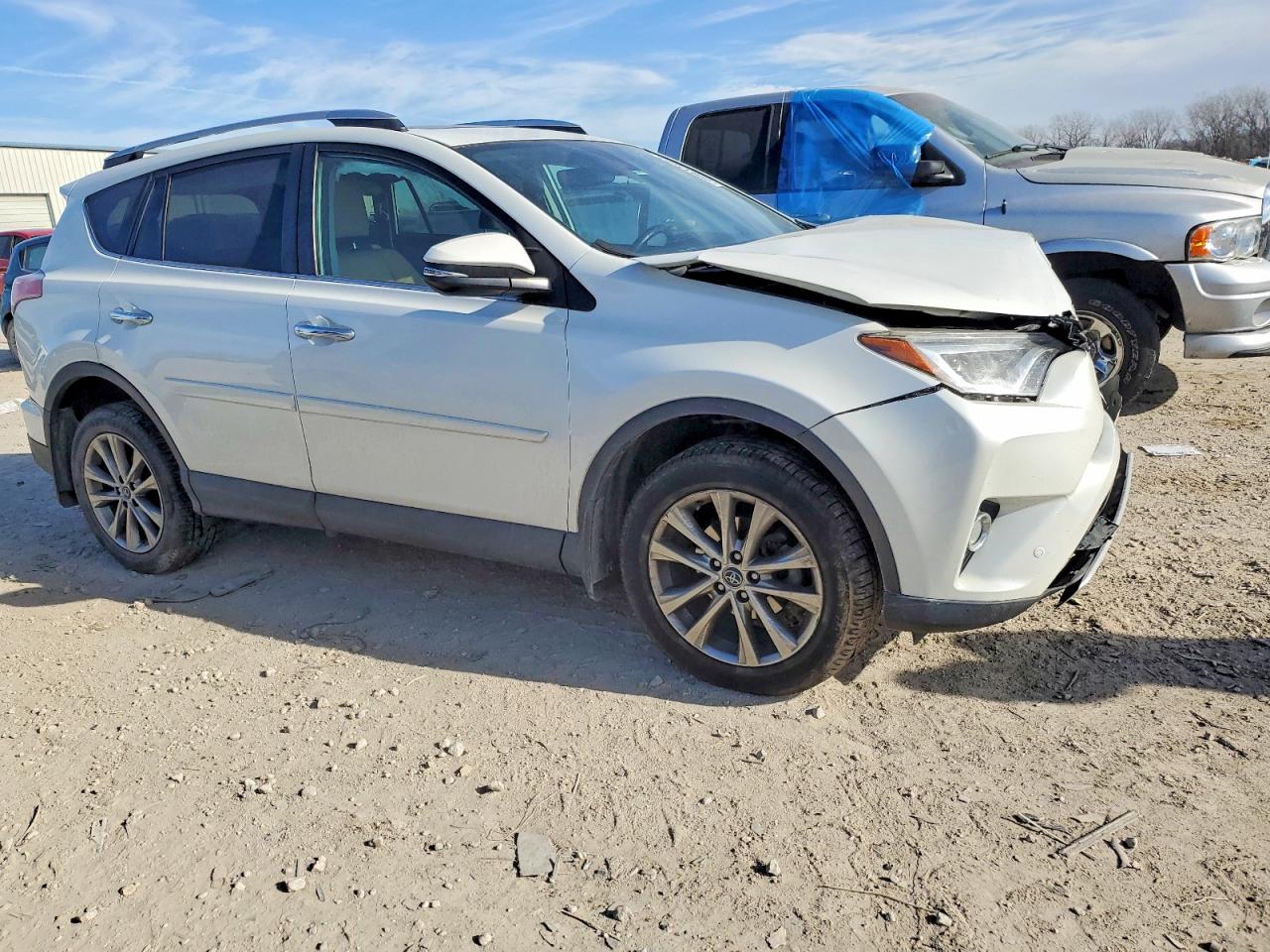 2016 TOYOTA RAV4 LIMITED photo 4