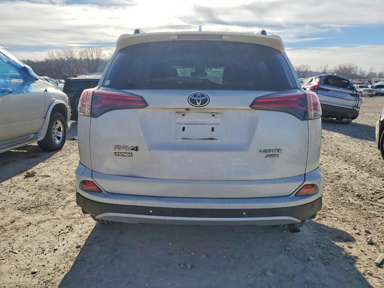 2016 TOYOTA RAV4 LIMITED photo 6