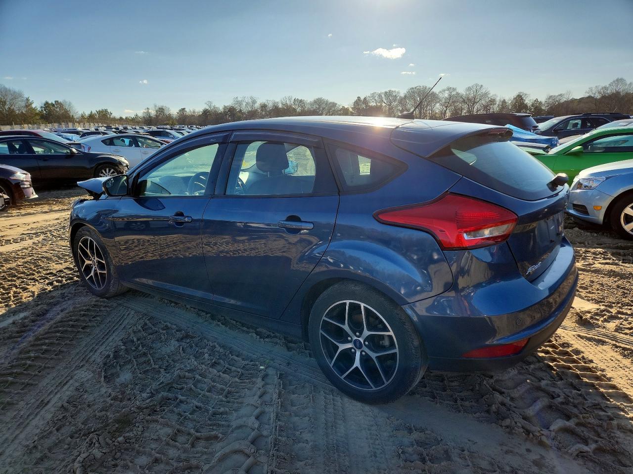 2018 FORD FOCUS SEL photo 2
