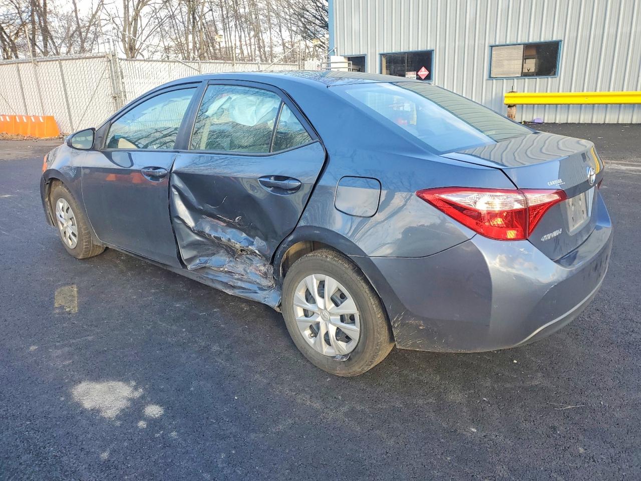2018 TOYOTA COROLLA L photo 4
