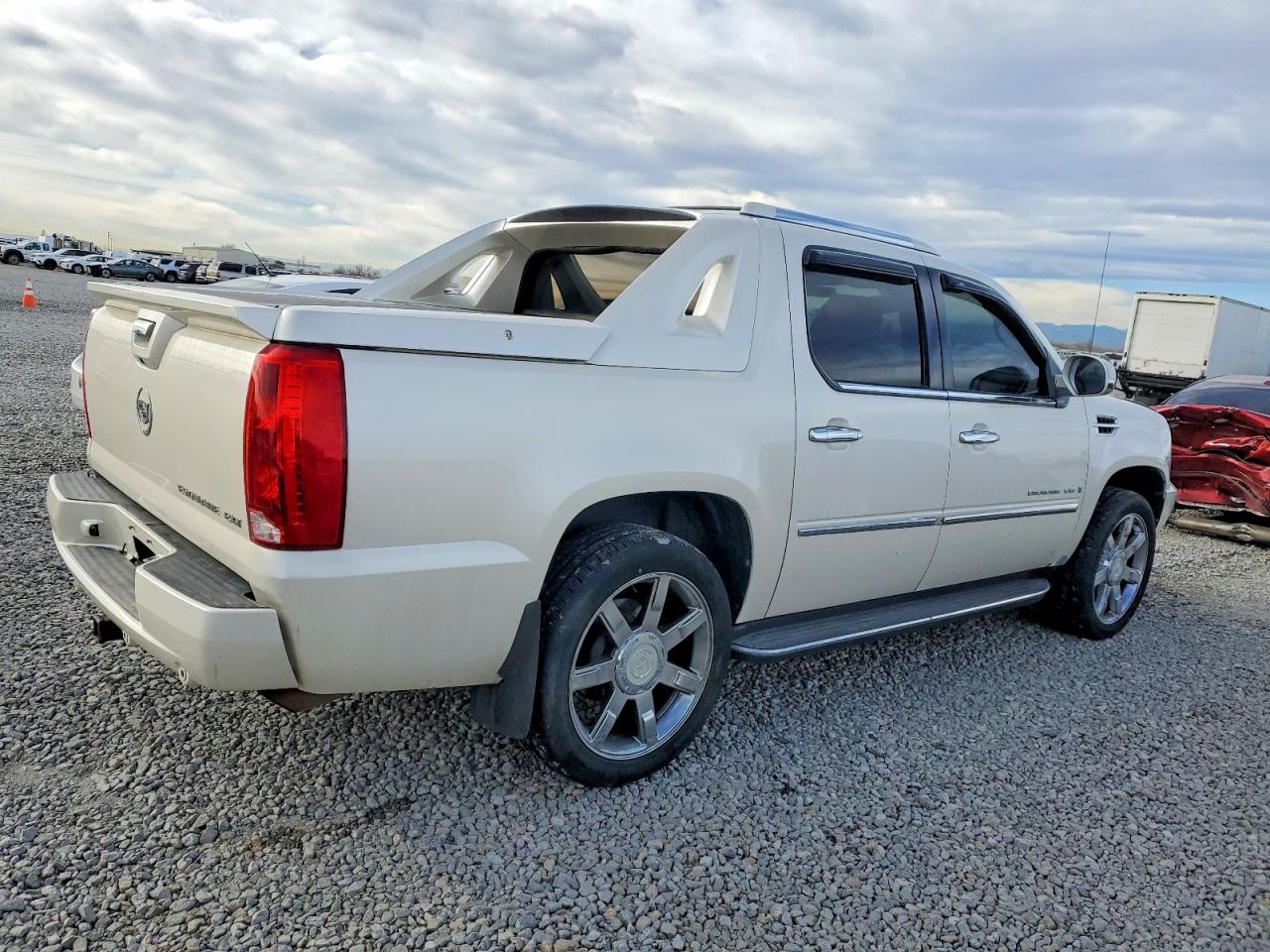 2008 CADILLAC ESCALADE EXT photo 3