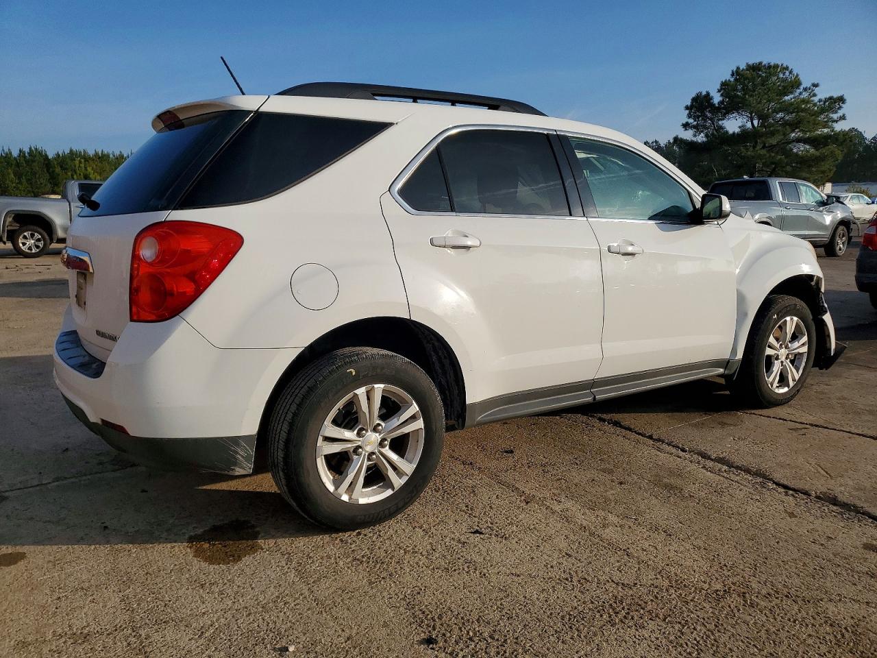 2015 CHEV EQUINOX photo 3