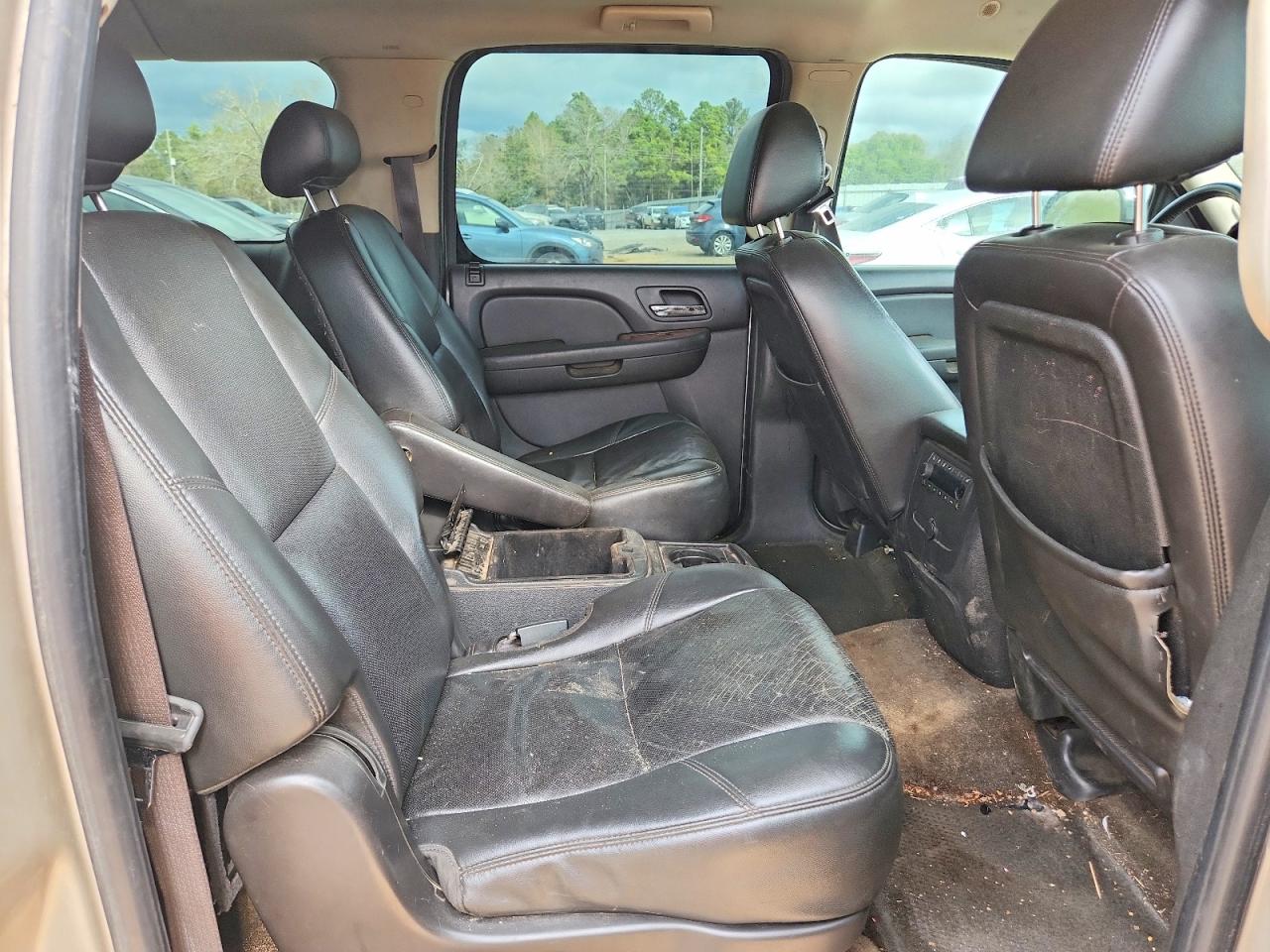 2009 CHEVROLET SUBURBAN C1500 LTZ photo 11