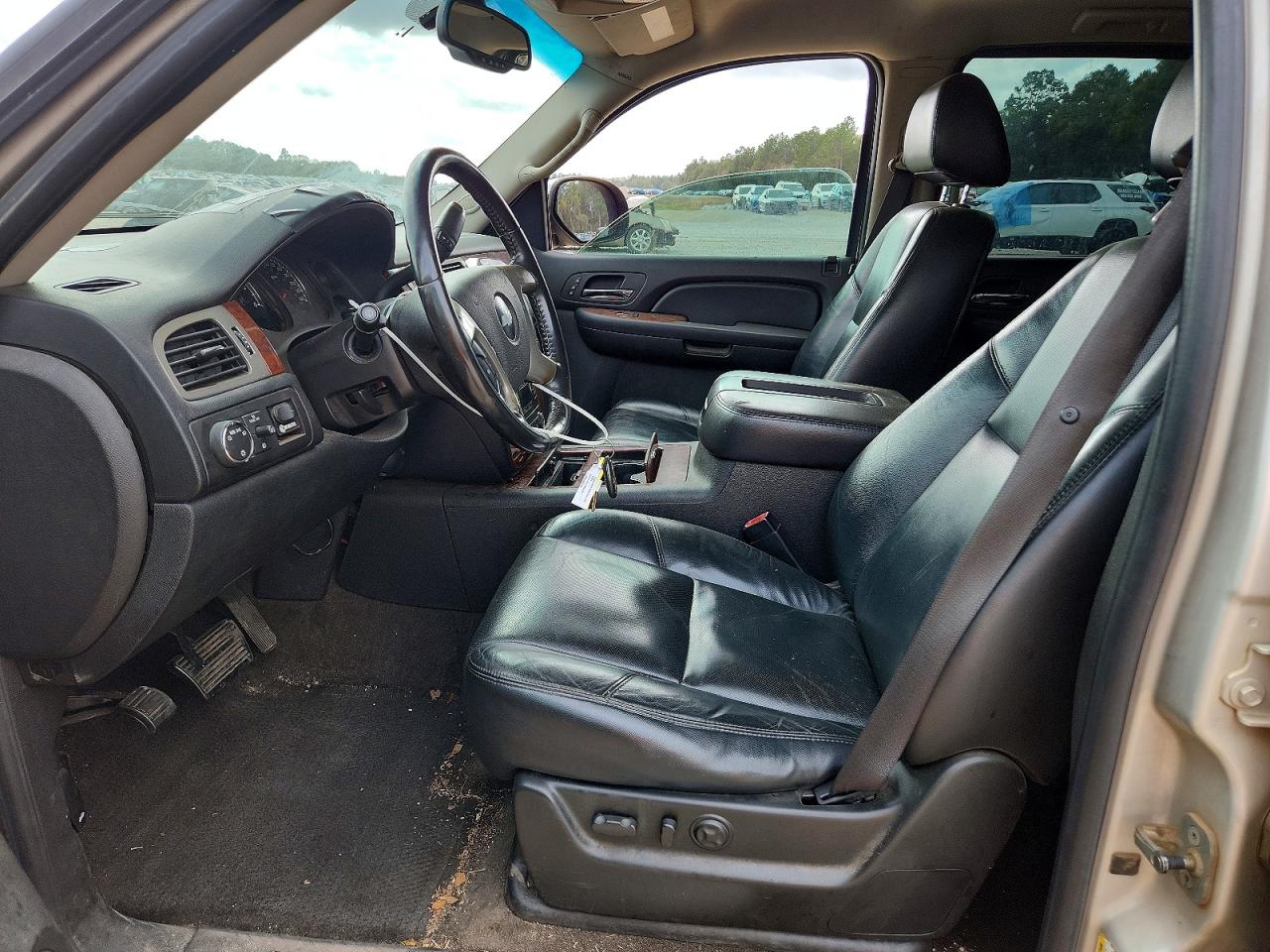 2009 CHEVROLET SUBURBAN C1500 LTZ photo 7