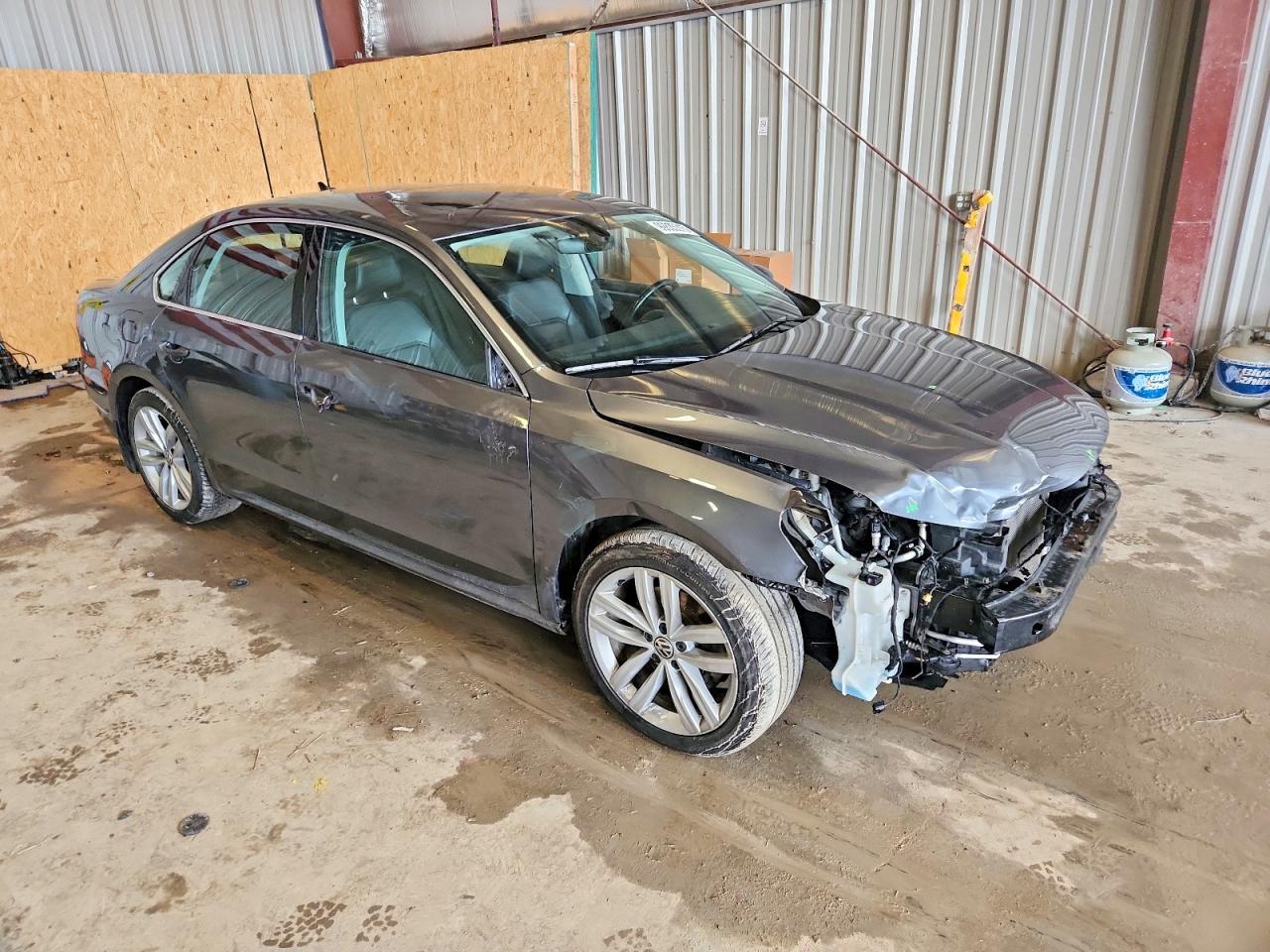 2018 VOLKSWAGEN PASSAT SE photo 4