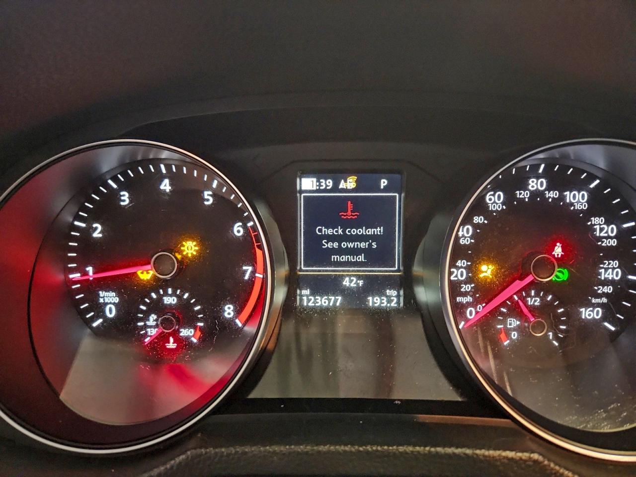 2018 VOLKSWAGEN PASSAT SE photo 9