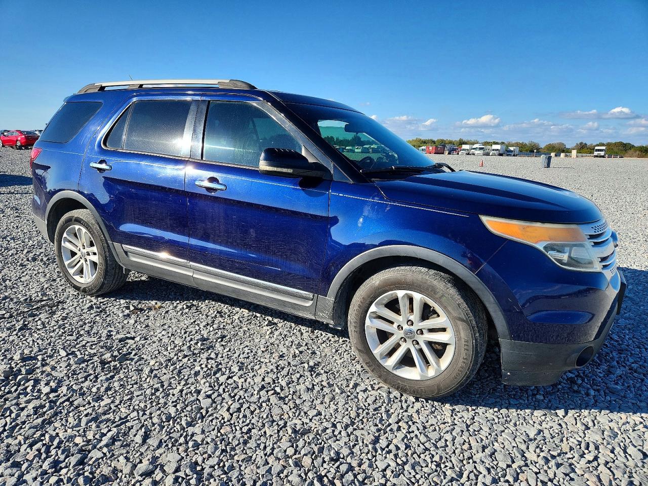 2011 FORD EXPLORER XLT photo 4