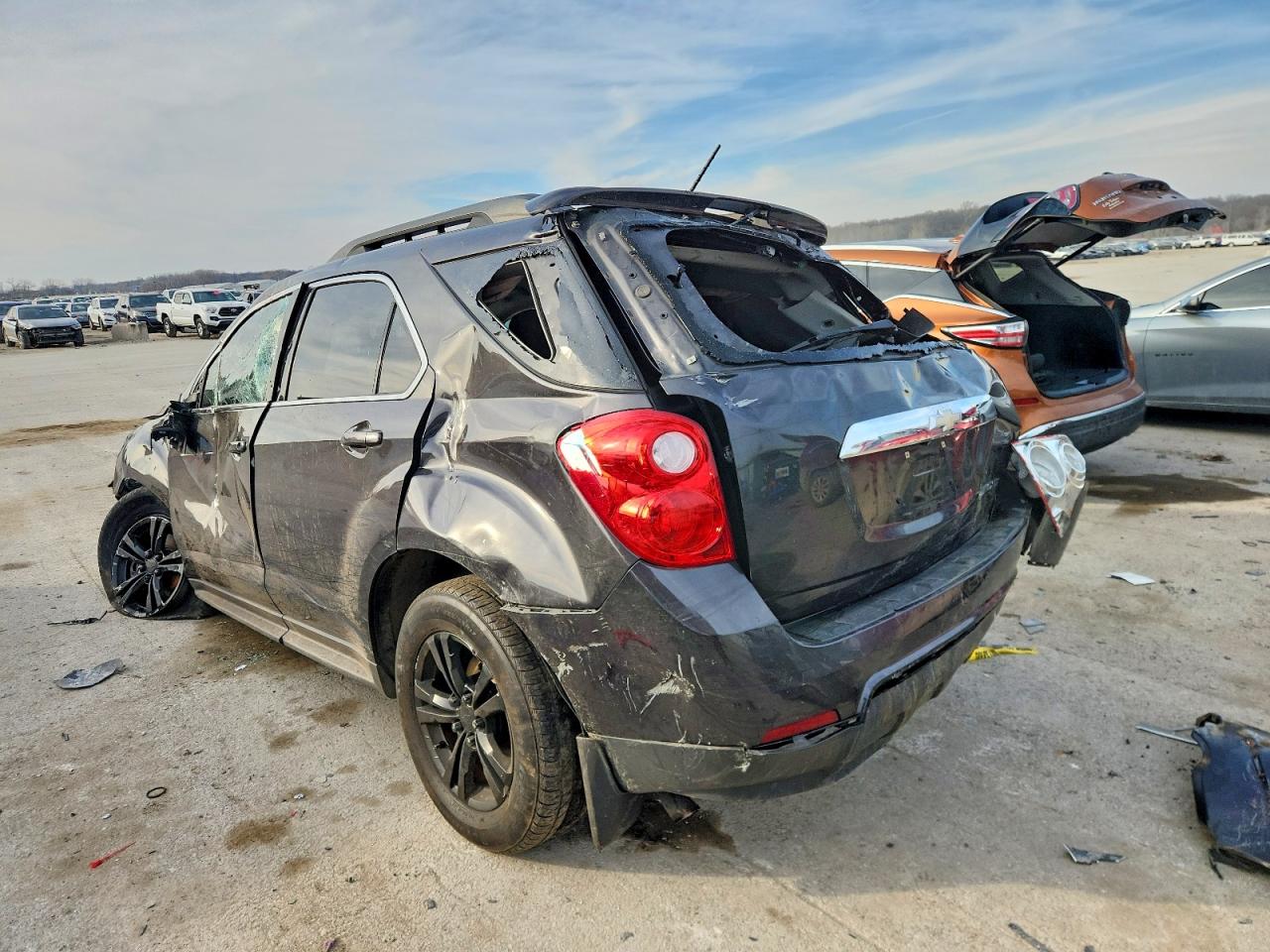 2015 CHEVROLET EQUINOX LT photo 2