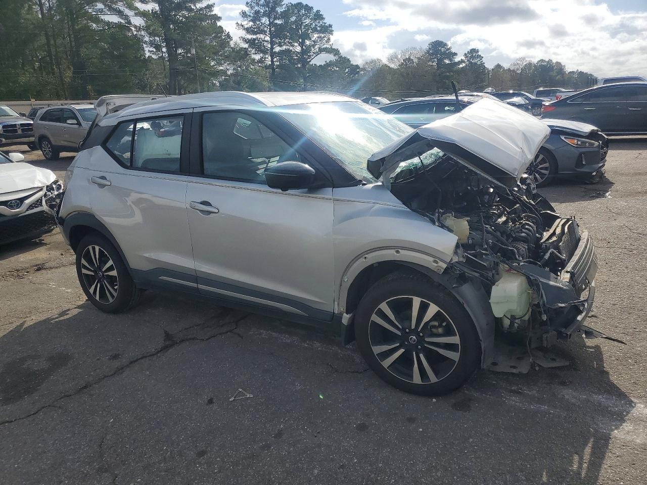 2018 NISSAN KICKS S photo 4