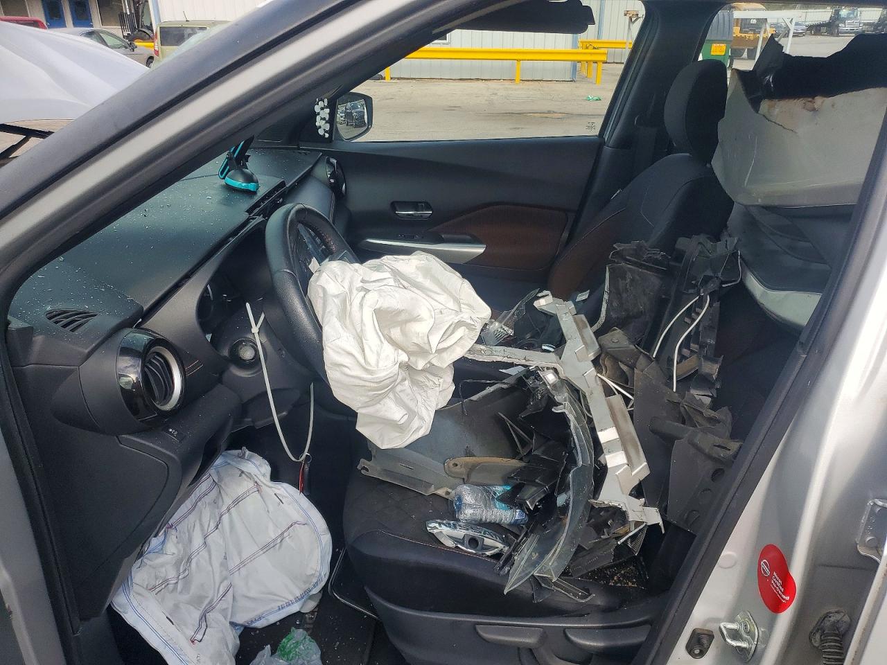 2018 NISSAN KICKS S photo 7