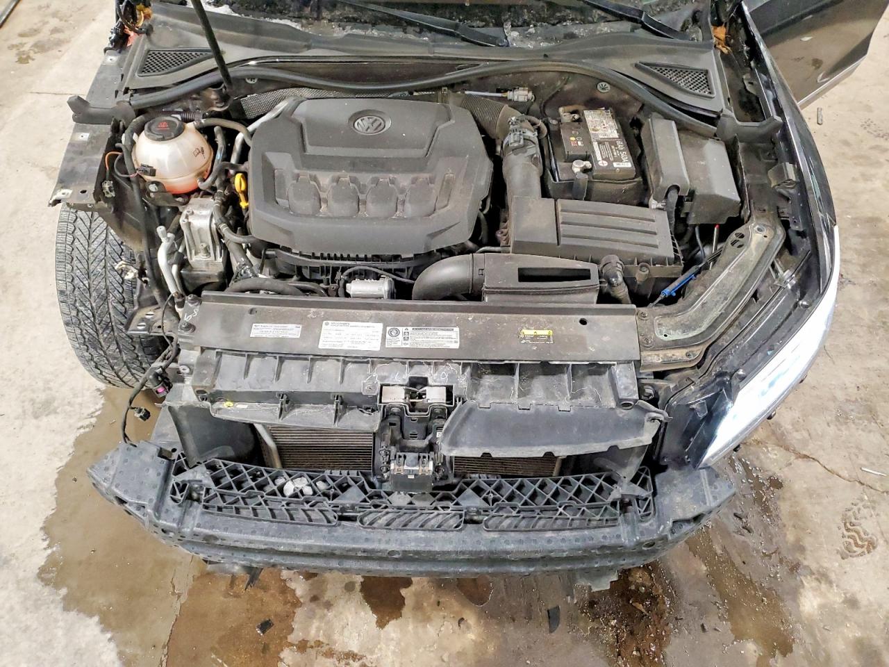 2019 VOLKSWAGEN PASSAT SE R-LINE photo 11