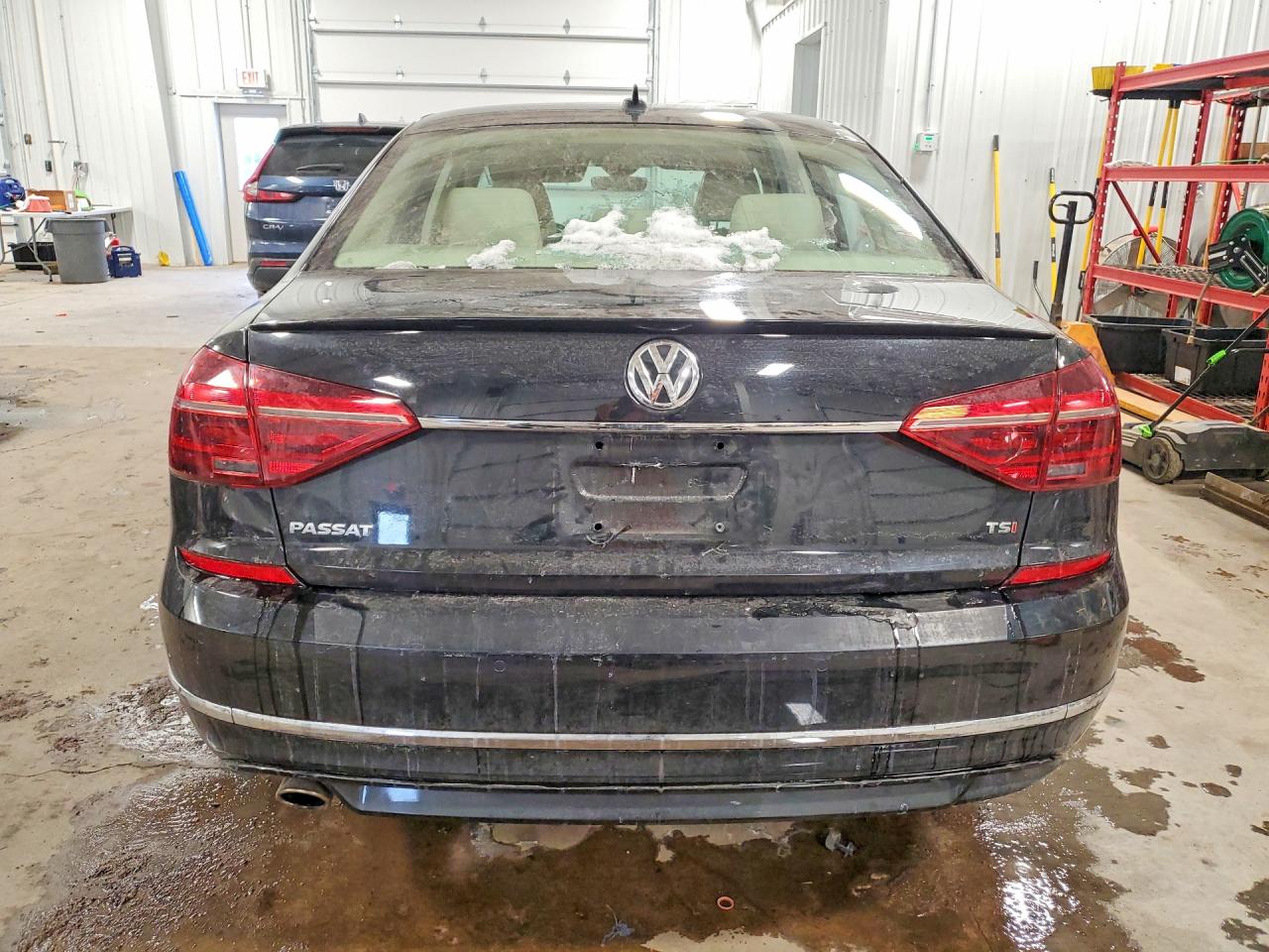 2019 VOLKSWAGEN PASSAT SE R-LINE photo 6